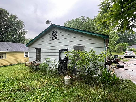 4th image of 3446 Cook Rd