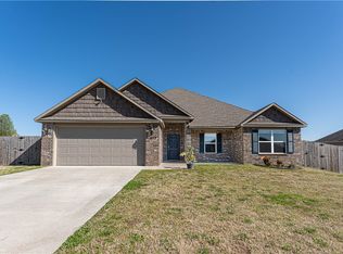 1072 Maddy St, Elkins, AR 72727