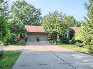 12269 White Lake Rd, Fenton, MI 48430