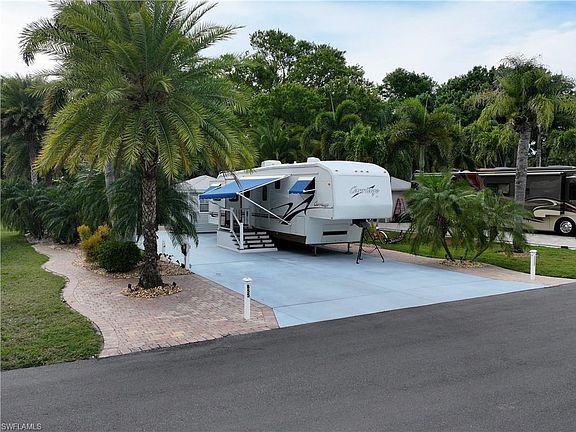 2nd image of 10063 Parkwood DR
