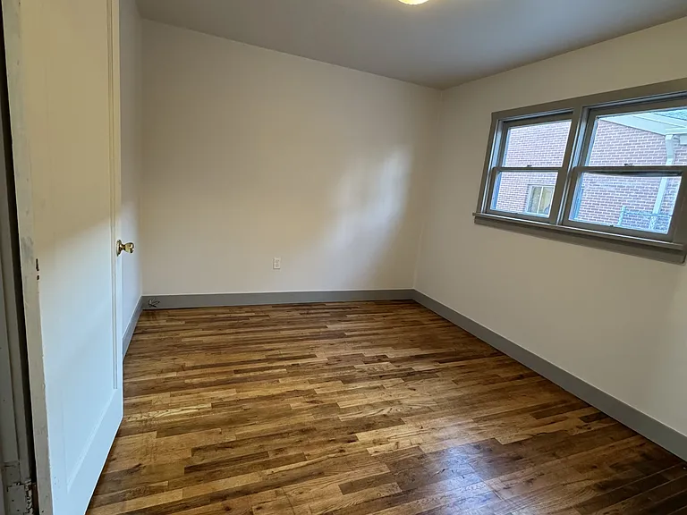 157 N 4th East St #5 — Photo 13