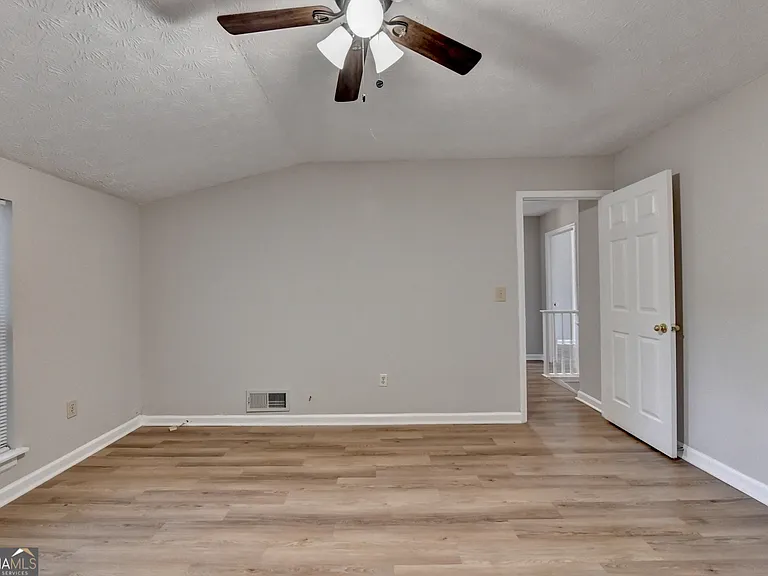2115 Glynmoore Dr — Photo 18