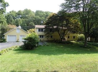 349 W River Rd, Orange, CT 06477