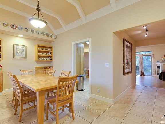 2nd image of 2318 Crann Ln