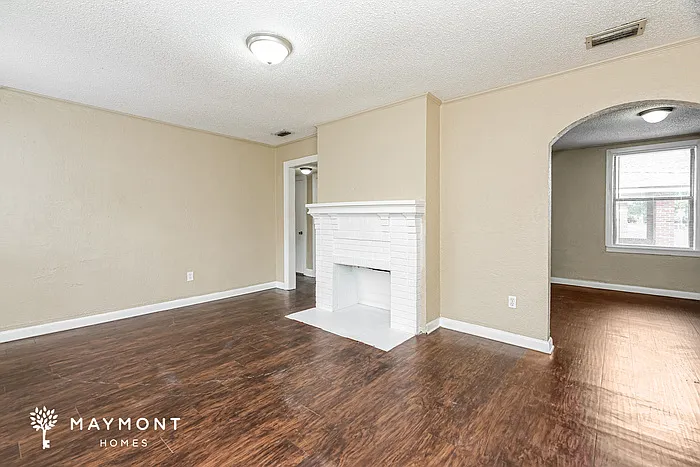 5610 Perry St — Photo 8