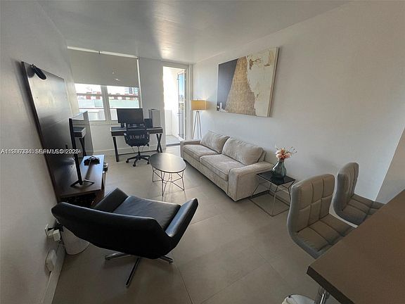 5th image of 100 Lincoln Rd #620