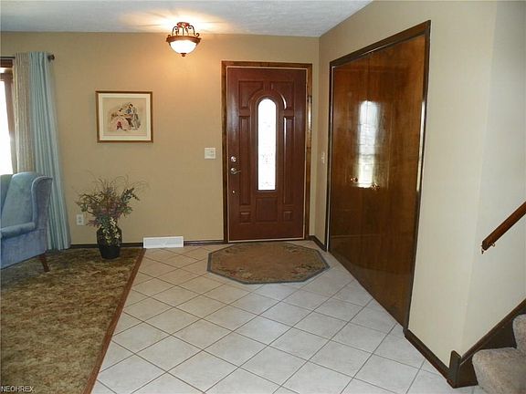 2nd image of 16818 Walnut Creek Dr