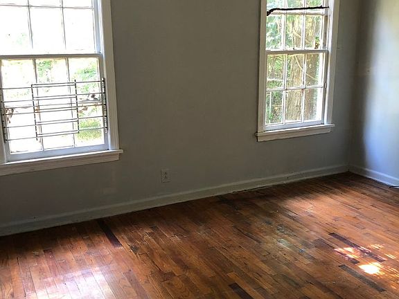 4th image of 1326 Summers St