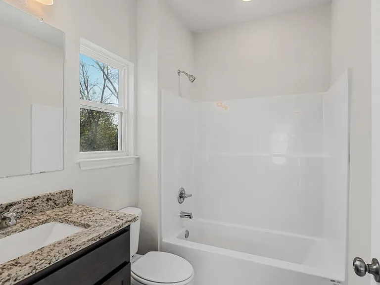 601 W 24th St — Photo 12
