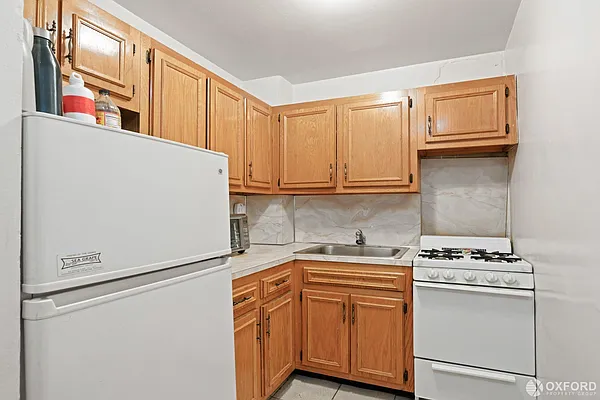 Rented by Oxford Property Group | media 13