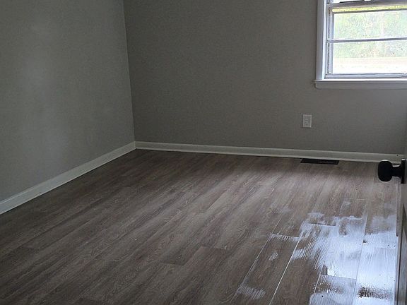 4th image of 98 Skyline Dr