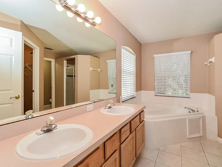 1604 Silhouette Dr — Photo 12