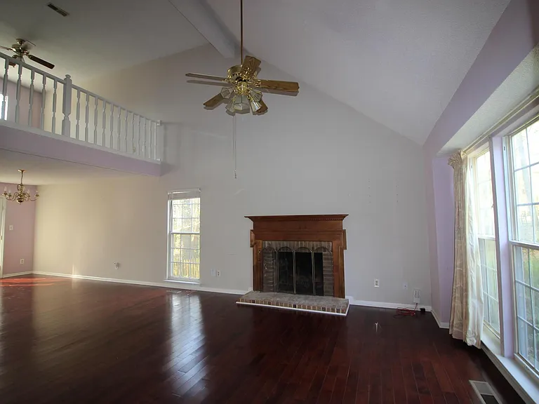 108 Foscoe Ln — Photo 2