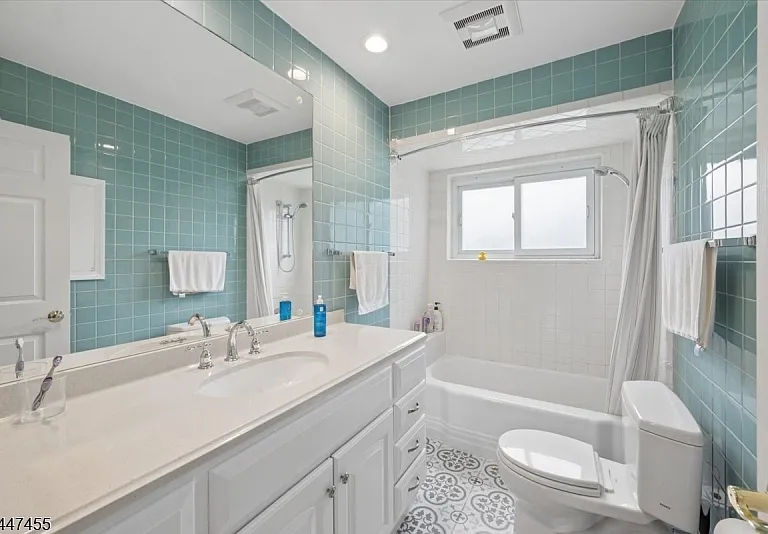 135 Commonwealth Ave — Photo 27