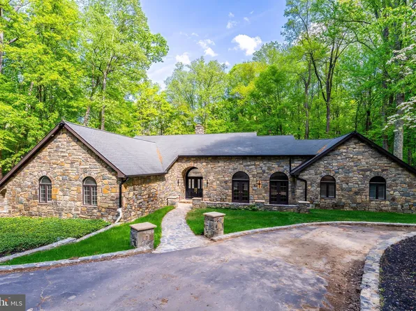 105 Jefferson Run Rd, Great Falls, VA 22066