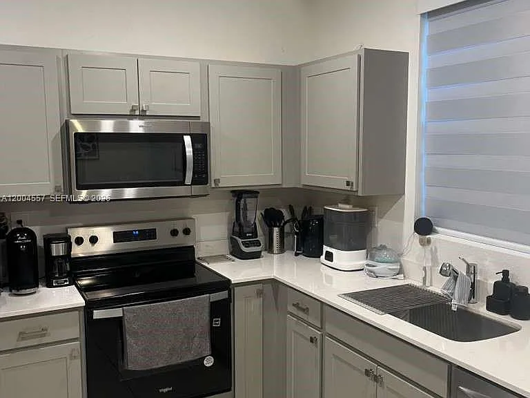 1431 NE 3rd Ave — Photo 8