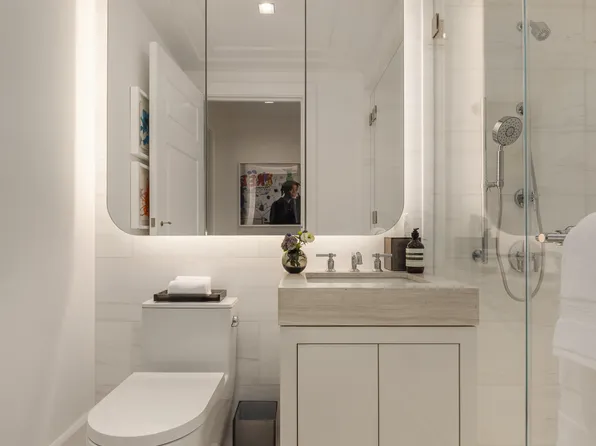 16 Fifth Avenue image 16 of 18