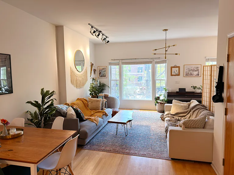 1409 N Wicker Park Ave #1F — Photo 4