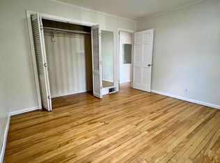 171 Oak Manor Pkwy, South Plainfield, NJ