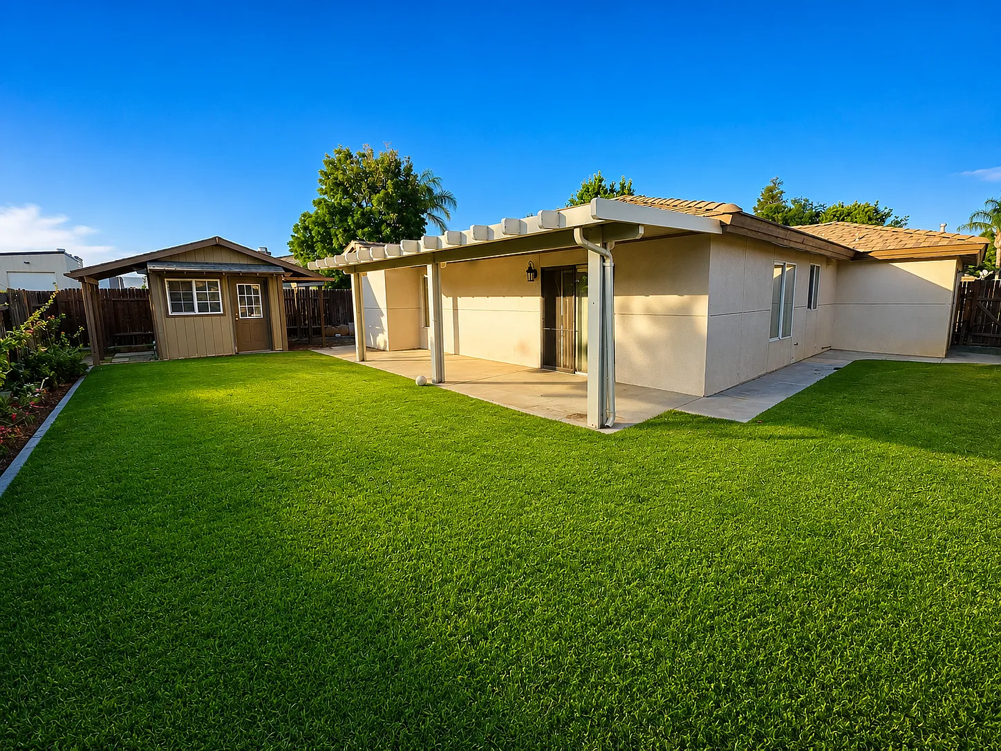 Pine Grove Ct, Bakersfield — Photo 2