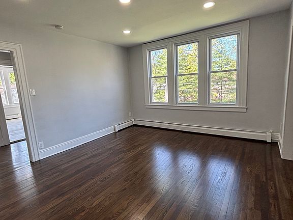 4th image of 240 E Forest Ave #2