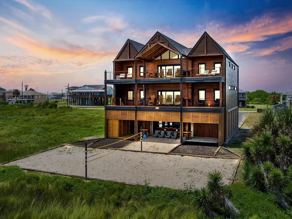 342 Atkinson St, Crystal Beach, TX 77650