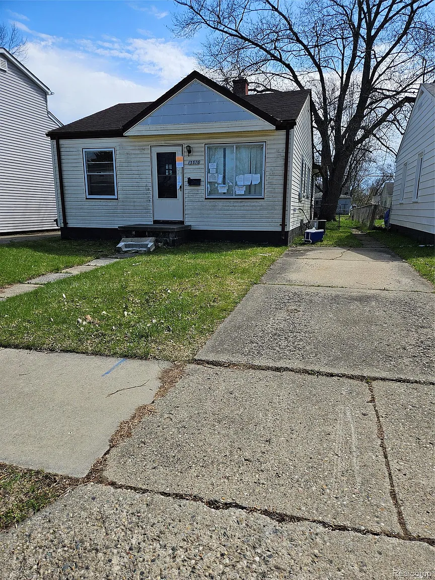13876 Hendricks Ave photo 1