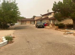 15524 Kiamichi Rd, Apple Valley, CA 92307