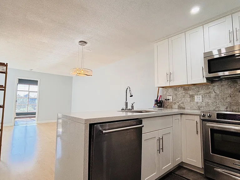 8989 Hudson St #409 — Photo 1