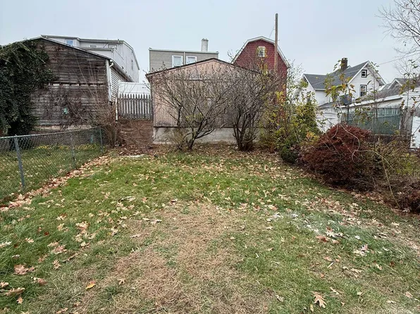 407 Elm Street image 18 of 20