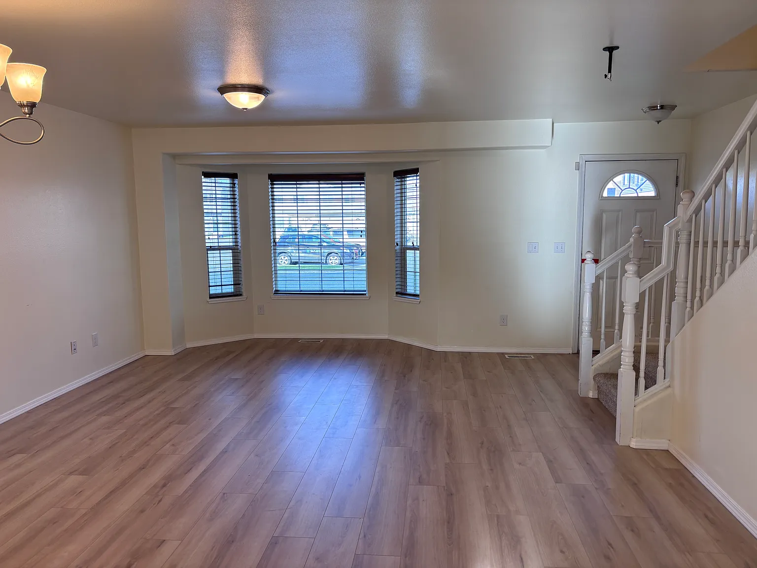 3 bed, 1282 sqft, $2,000 — Photo 3