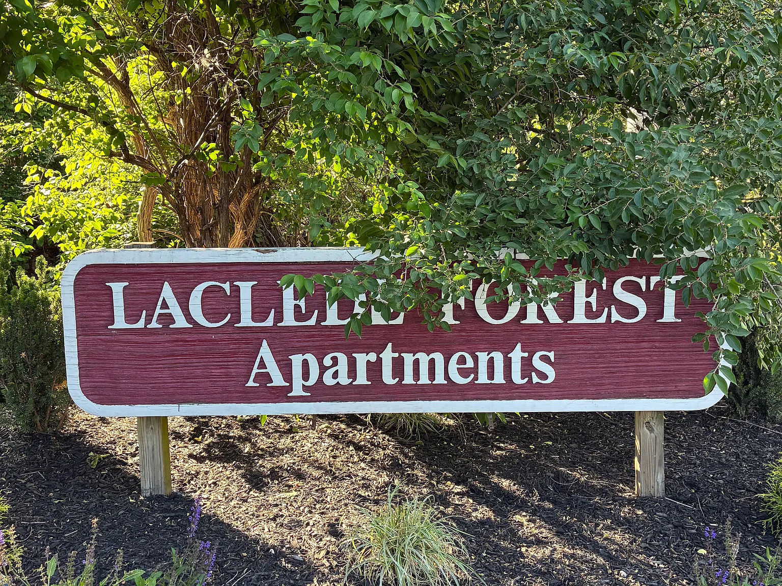 Laclede Forest Apartments — Photo 2