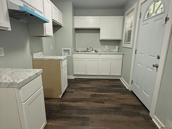 3rd image of 307 W Peebles Rd
