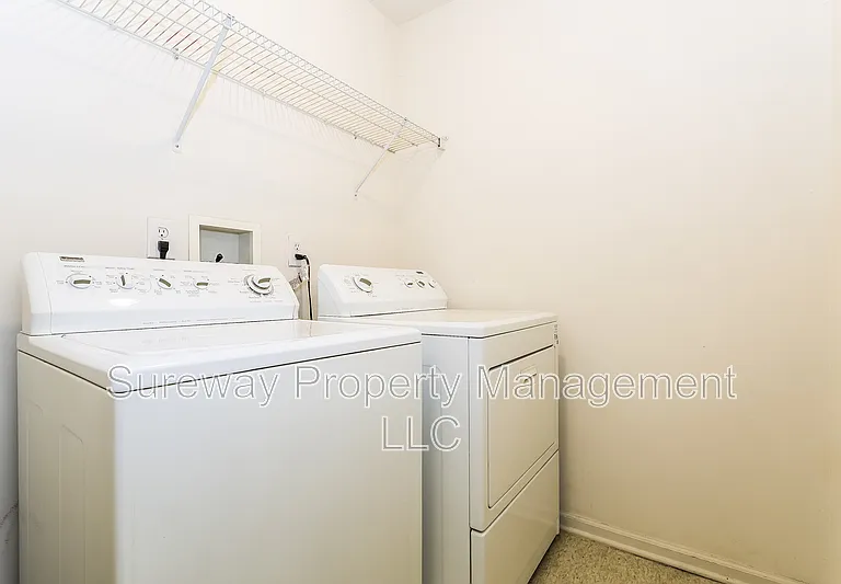158 Chancellor Dr — Photo 19