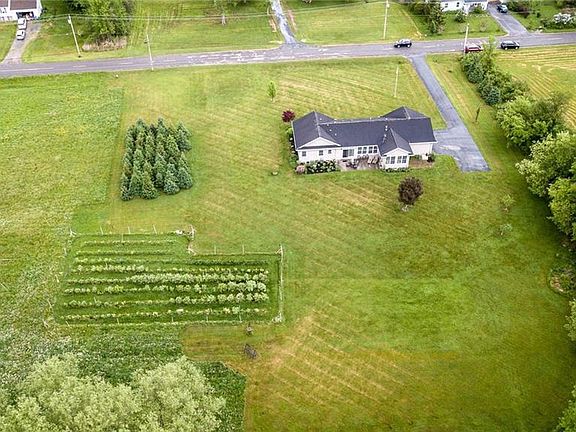 4th image of 1466 Paddy Ln