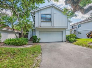 36 Eastmont Rd, Hollywood, FL 33021