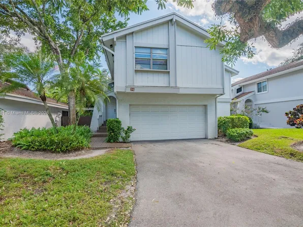 36 Eastmont Rd, Hollywood, FL 33021