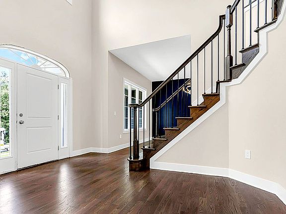 3rd image of 4 Falson Ln