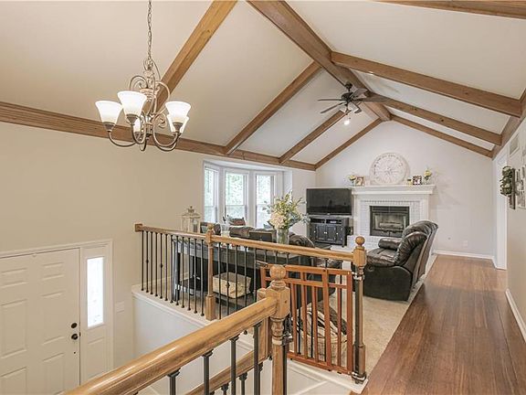 5th image of 2425 NE Quail Walk Trl