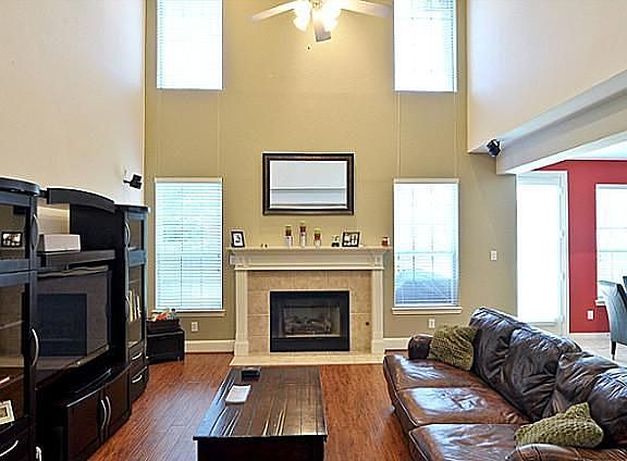 2nd image of 1162 Pedernales Trl