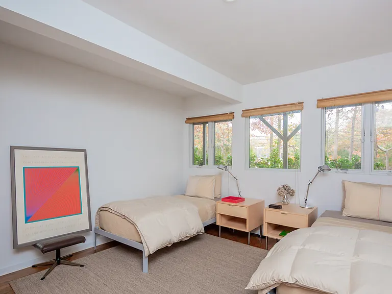 1099 Springs Fireplace Rd — Photo 14