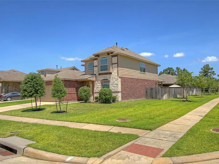 8902 Finnery Dr — Photo 31