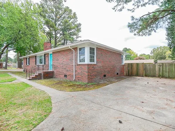 4001 Santa Maria Dr, Chesapeake, VA 23321