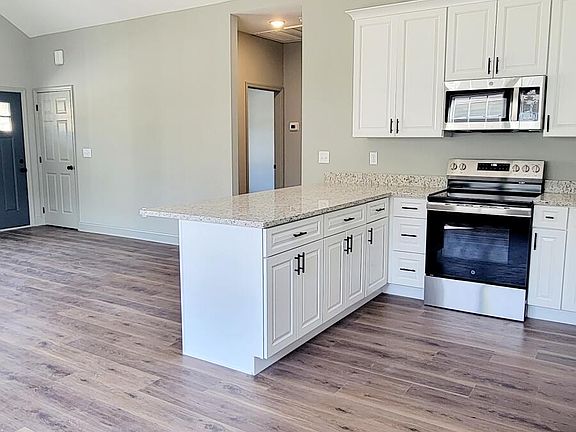 3rd image of 4016 Teakwood Dr