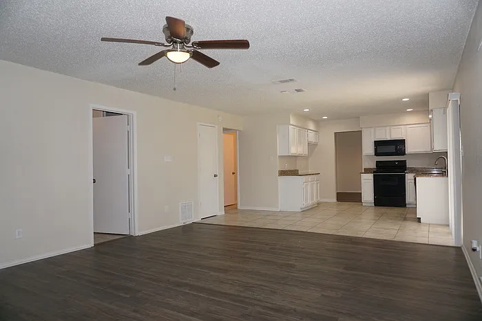 2609 Hamilton Dr — Photo 9