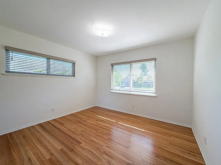962 N Calmgrove Ave — Photo 23