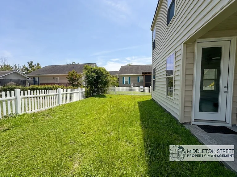 15 Beauregard Ct — Photo 36