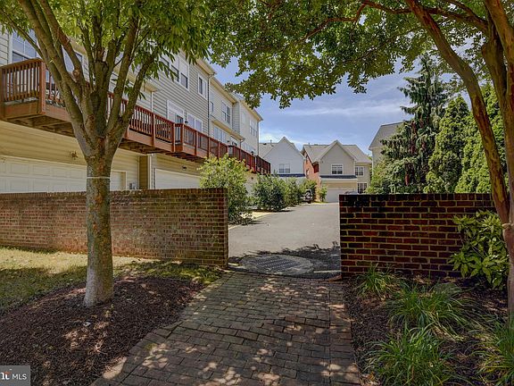 3rd image of 674 Belmont Bay Dr