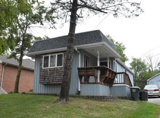 8723 Skyline Dr, Burr Ridge, IL 60527