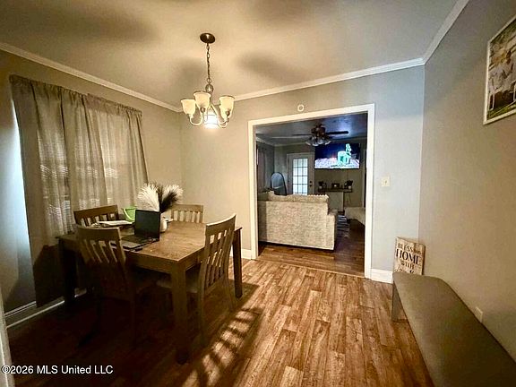 5th image of 305 Albert St